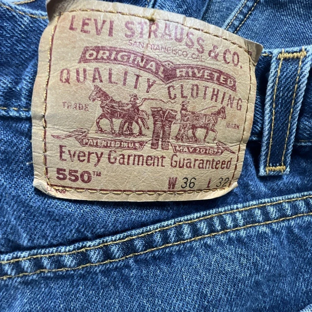 2000's Levi's 550 Jeans Men's Tag 36x32 Relaxed Fit Blue Denim Y2K Classic
